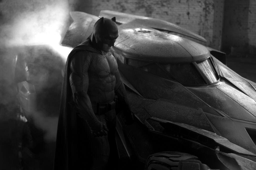 The official Batman vs Superman: Dawn of Justice trailer is up, watch it here [Update]